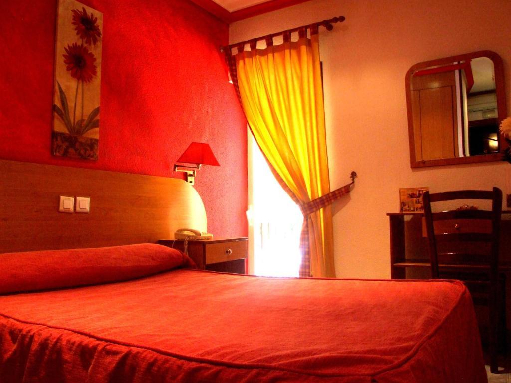 Hostal Santa Marta Montesilvano Cameră foto